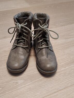 Girls' Faux Leather Lace-Up Winter Boots in Taupe